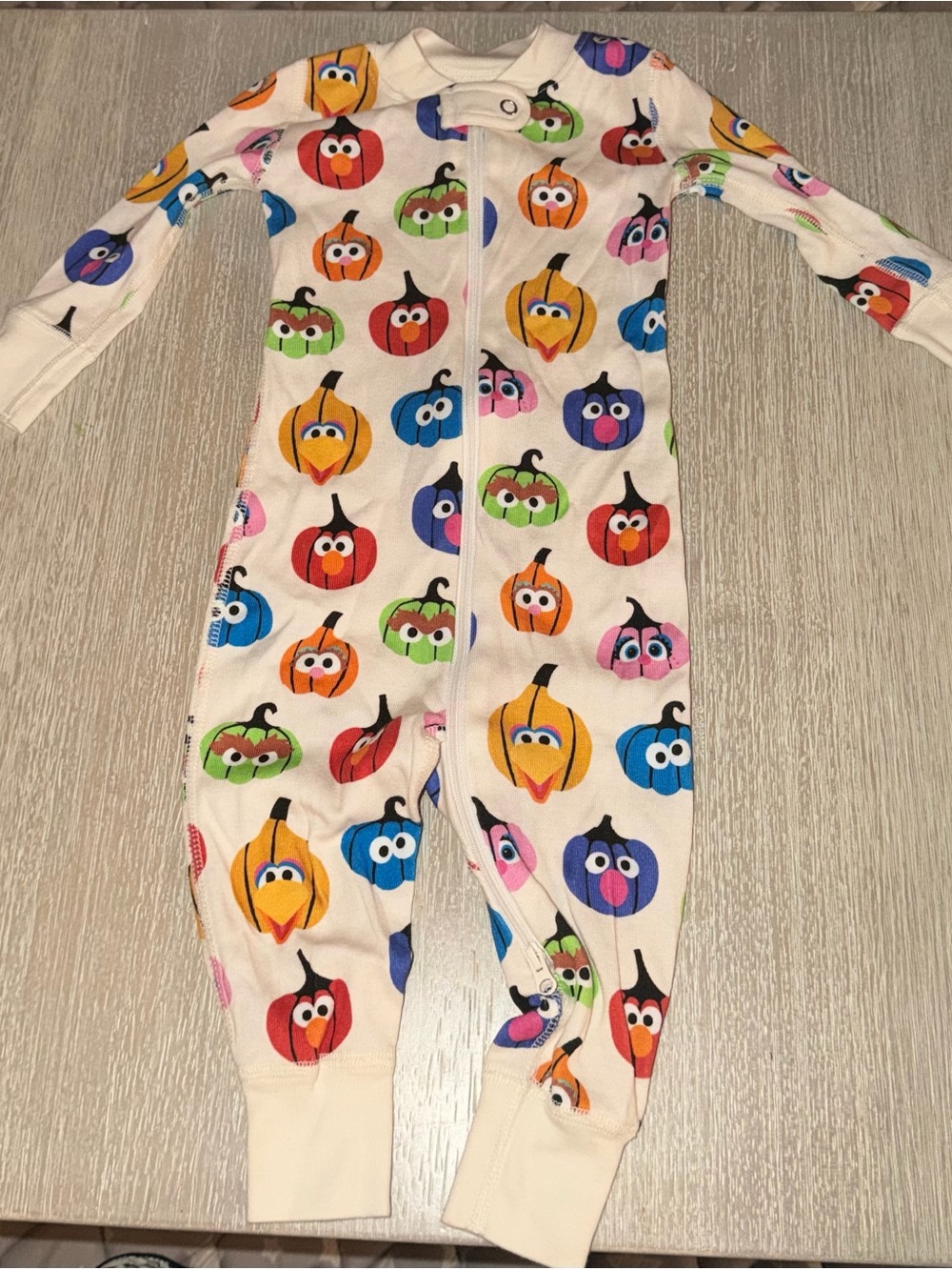 Hanna Andersson sleeper Sesame Street Halloween Pumpkin size 6-12 months